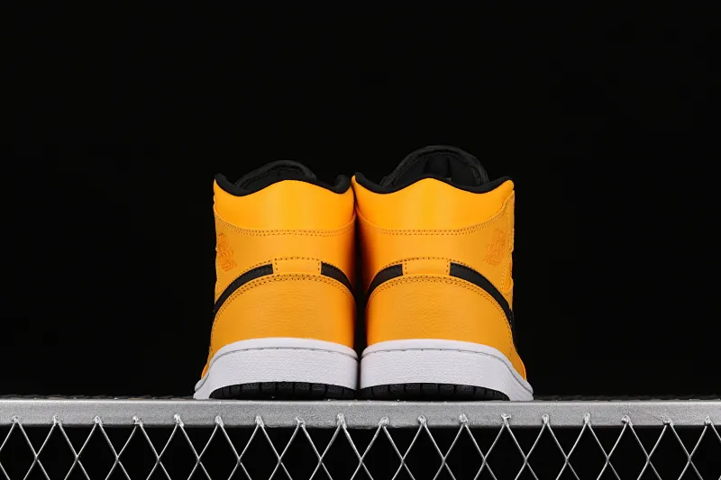 All Categories Air Jordan Jordan Series Basketball Shoes Air Jordan 1 Mid Air Jordan 1 Mid "Black and Yellow Little New Love" Taxi Color 554724-700